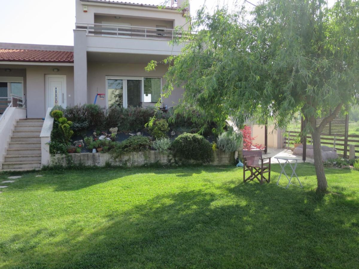Guesthouse With Garden 코모티니 외부 사진