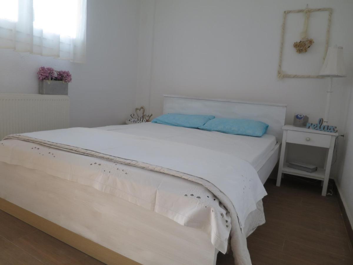 Guesthouse With Garden 코모티니 외부 사진